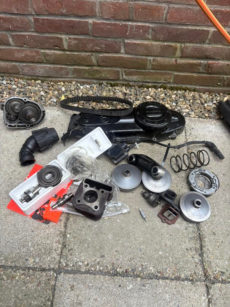 Zip 2t 4t vespa 2v 4v onderdelen, Ophalen, Zo goed als nieuw
