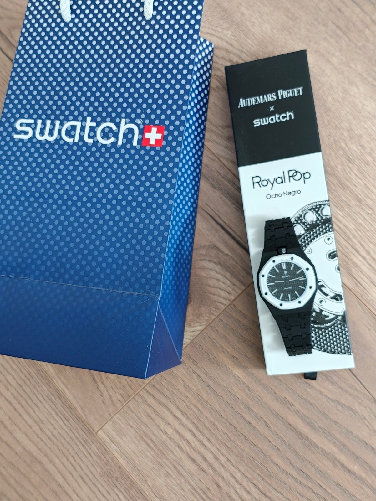 Swatch x Audemars Piguet Royal Pop Horloges (4 stuks), Ophalen of Verzenden, Zo goed als nieuw, Zakhorloge, Kunststof