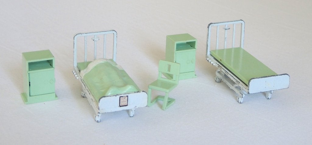 Britains Hospital Beds / Ziekenhuisbedden + toebehoren, Ophalen of Verzenden, Gebruikt, Overige typen