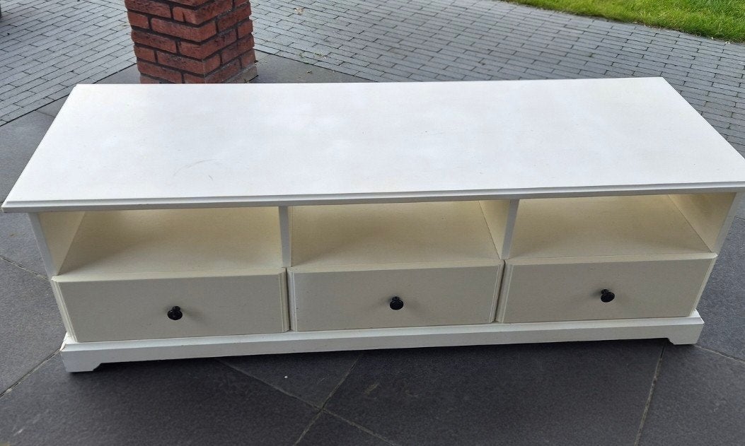 Gratis af te halen: TV meubel met gebruikerssporen, Gebruikt, 100 tot 150 cm, Ophalen of Verzenden, Minder dan 100 cm