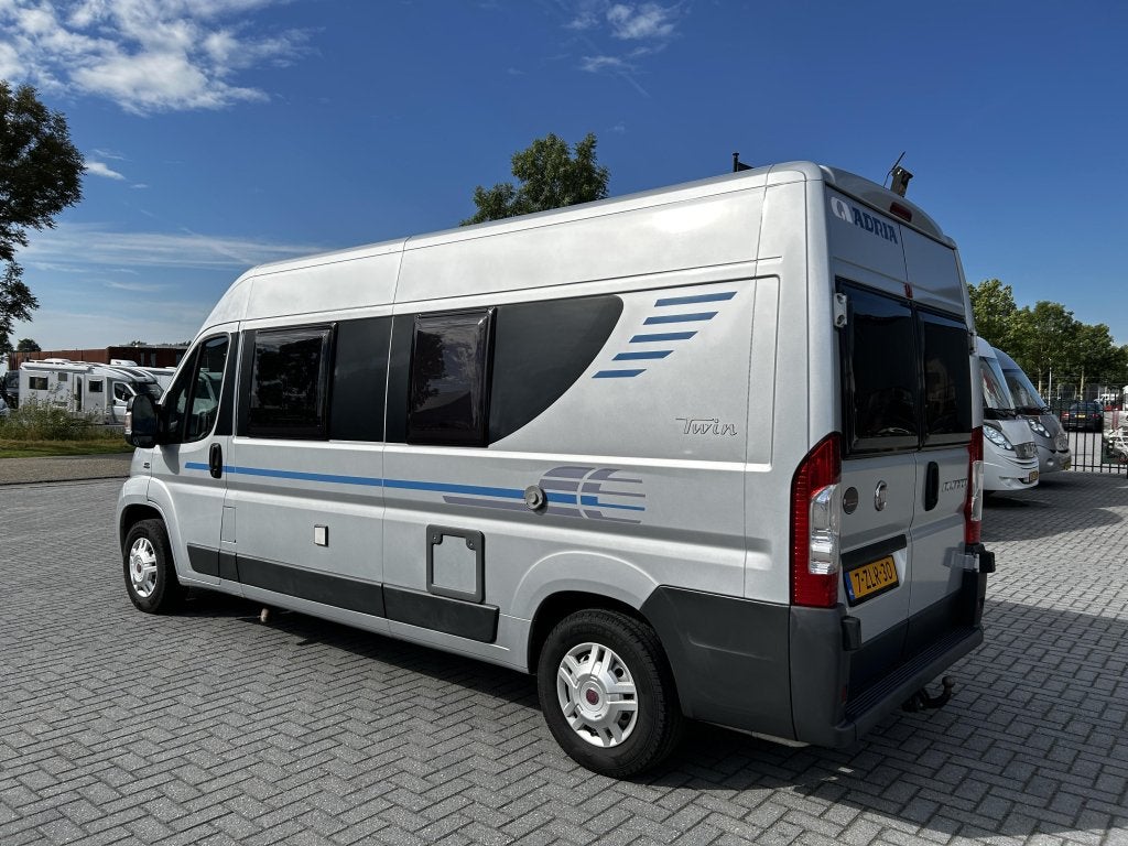 Adria Twin 600 Dwarsbed/2010/Airco/6-m/Buscamper, Buscamper of Camperbus, Fiat, Bedrijf, Tot en met 3