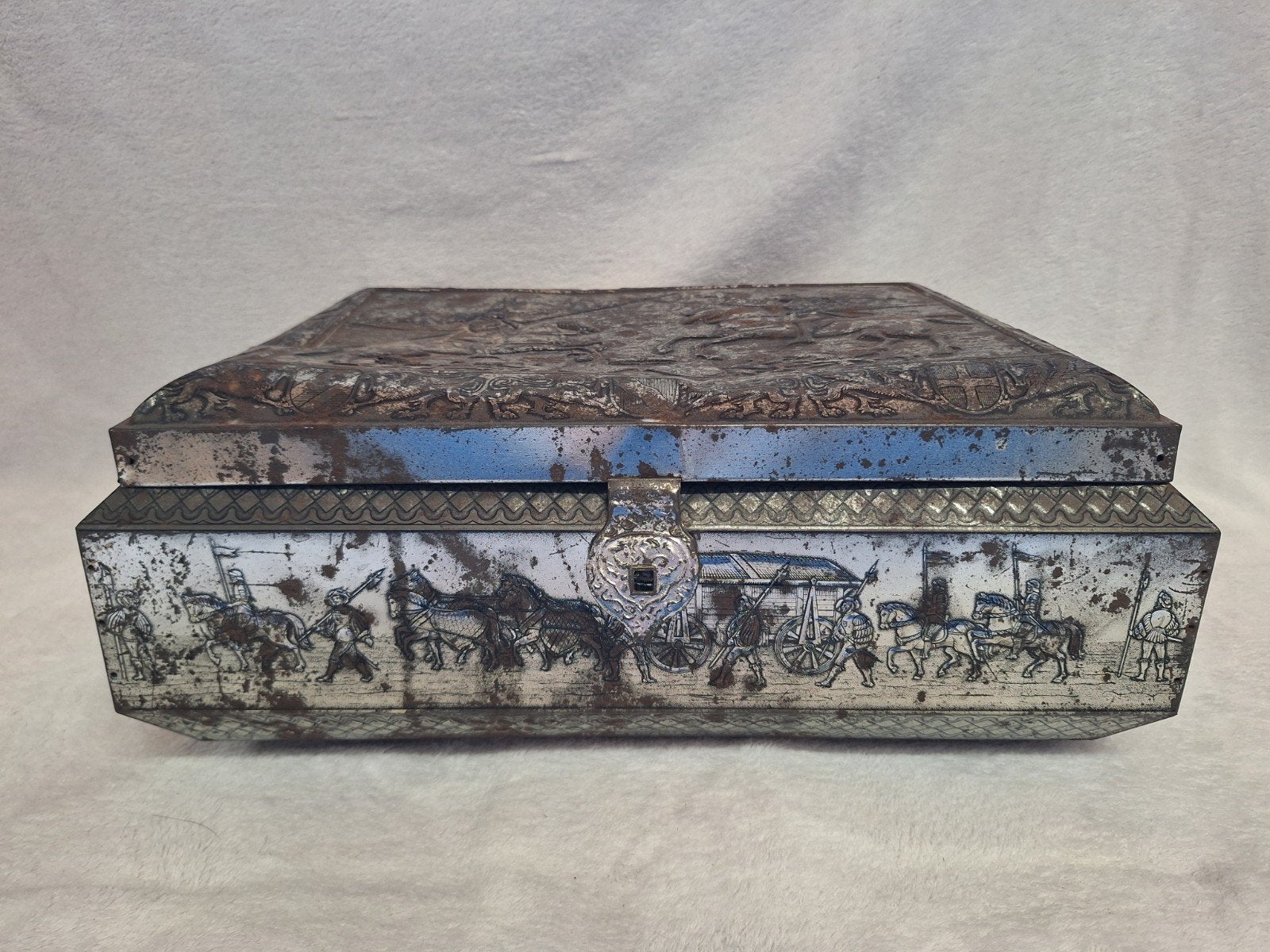 Vintage decoratieve metalen sierkist – Paarden & ridders, Ophalen of Verzenden