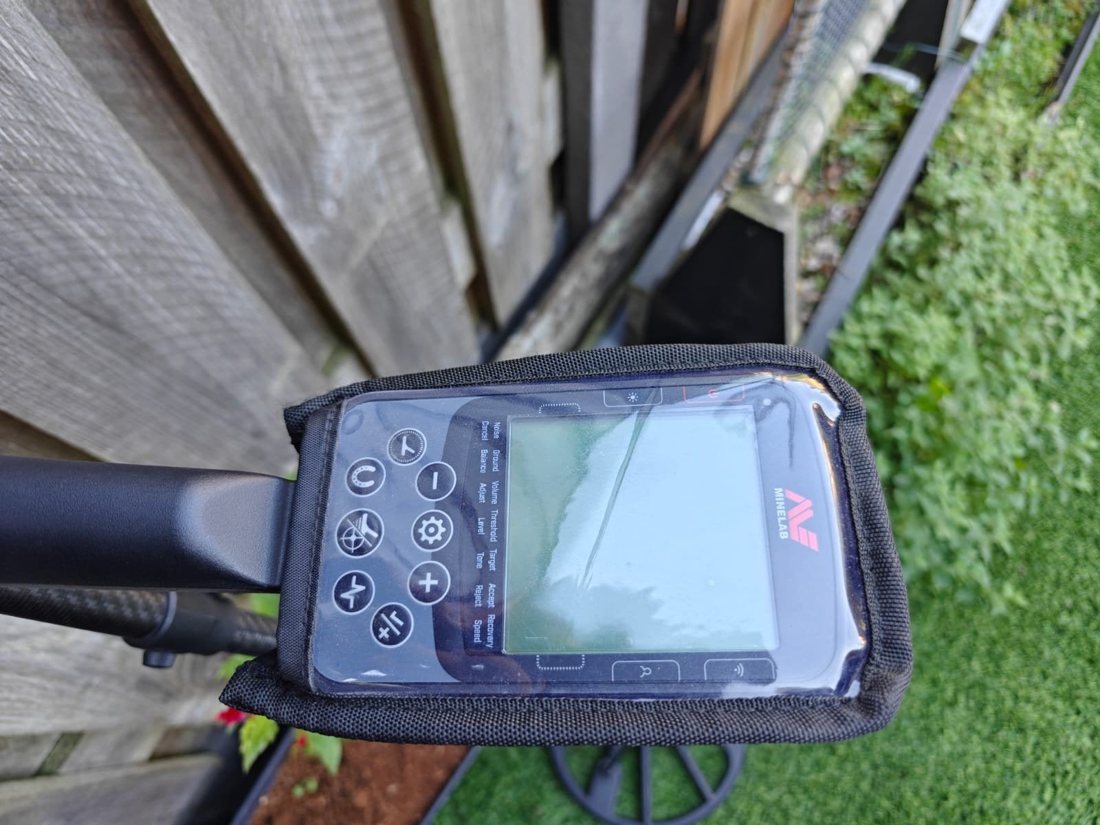 Foto 13 van Minelab Equinox 900 Metaaldetector - Z.G.A.N. + Garantie