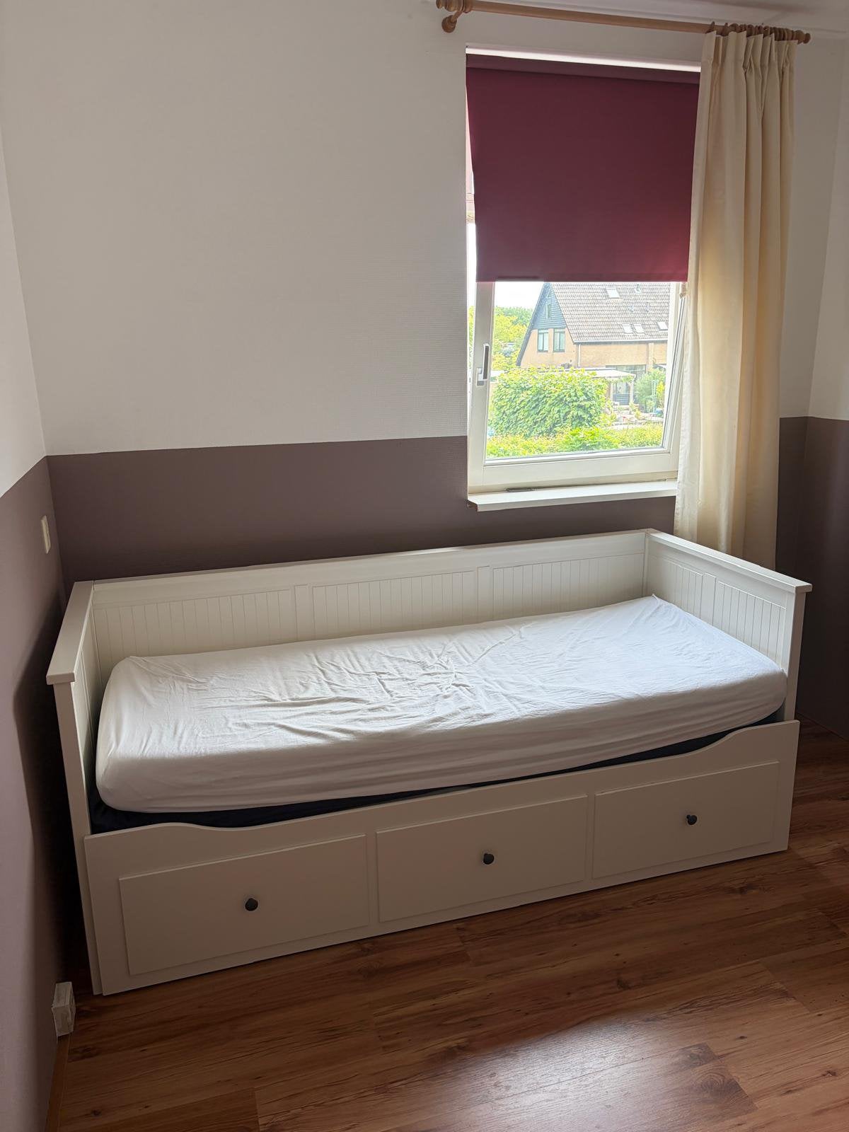 Ikea Hemnes uitschuifbaar bed. Met opberglades, Ophalen, Zo goed als nieuw