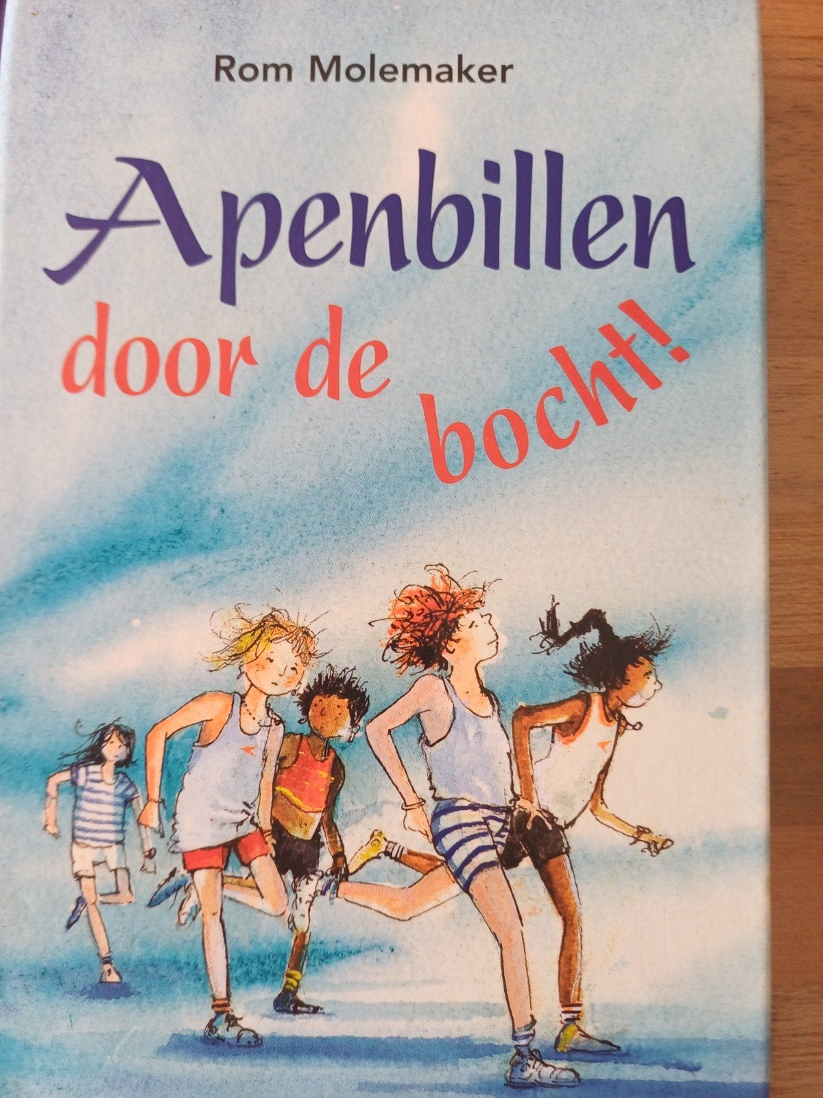 Rom Molemaker - Apenbillen door de bocht!, Boeken, Fictie algemeen, Ophalen of Verzenden, Zo goed als nieuw, Rom Molemaker