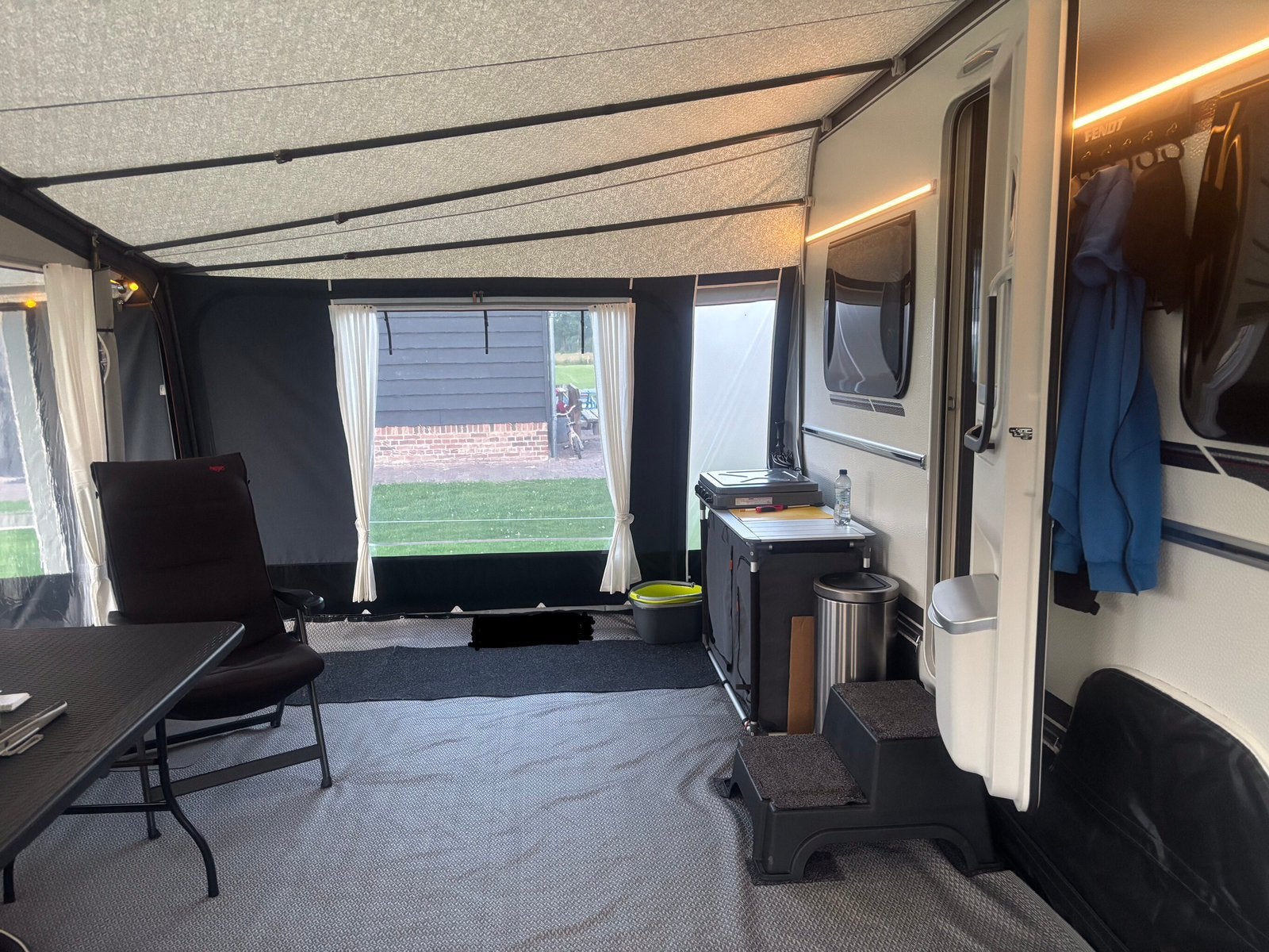 isabella bolon tapijt flint 600x300 nieuw, Ophalen, Zo goed als nieuw