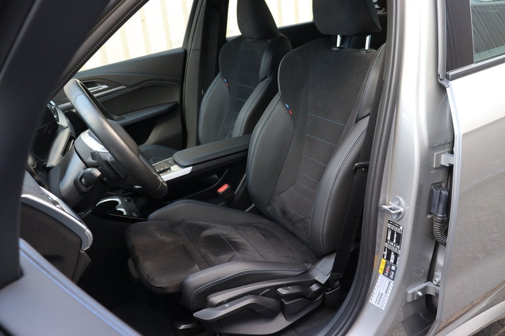 BMW iX1 eDrive20 M Sport / Sportstoelen / Comfort Access / A, Auto's, BMW, Gebruikt, Met garantie (alle), 33 min, Origineel Nederlands