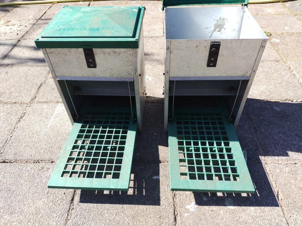 automatische kippen voerbak feedomatic, vogelvoerbak, 5 kg, Dieren en Toebehoren, Ophalen of Verzenden, Gebruikt, Drinken en Voederen