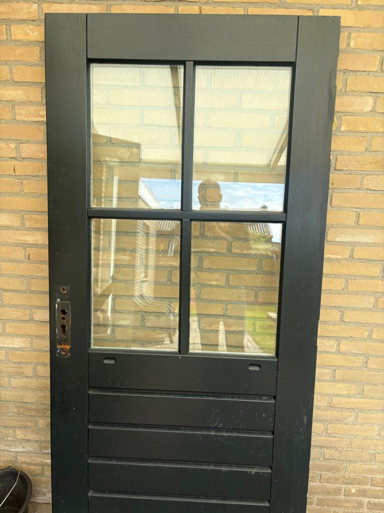 Degelijke buitendeur met glaspanelen - Gebruikt, Doe-het-zelf en Verbouw, Gebruikt, 80 tot 100 cm, Ophalen of Verzenden, Buitendeur