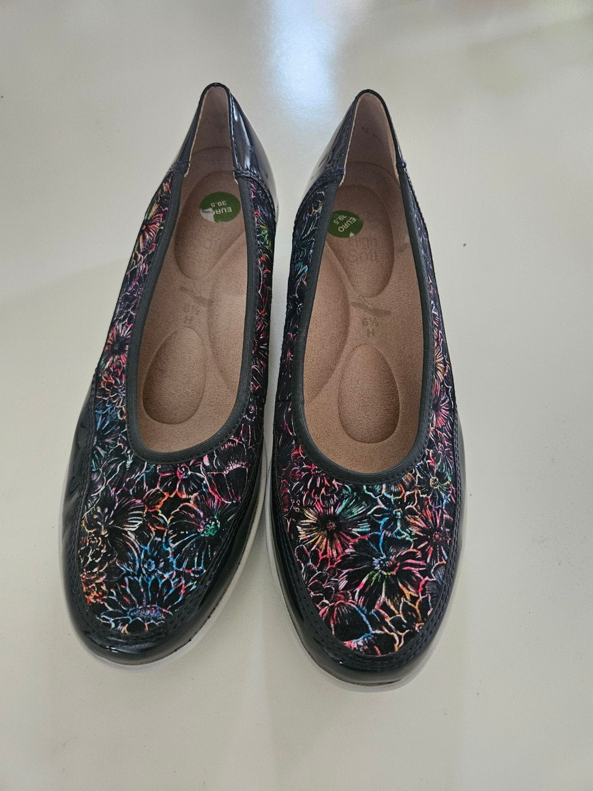 Zwarte ballerina's met bloemenprint - ZGAN maat 39.5, Kleding | Dames, Ophalen of Verzenden