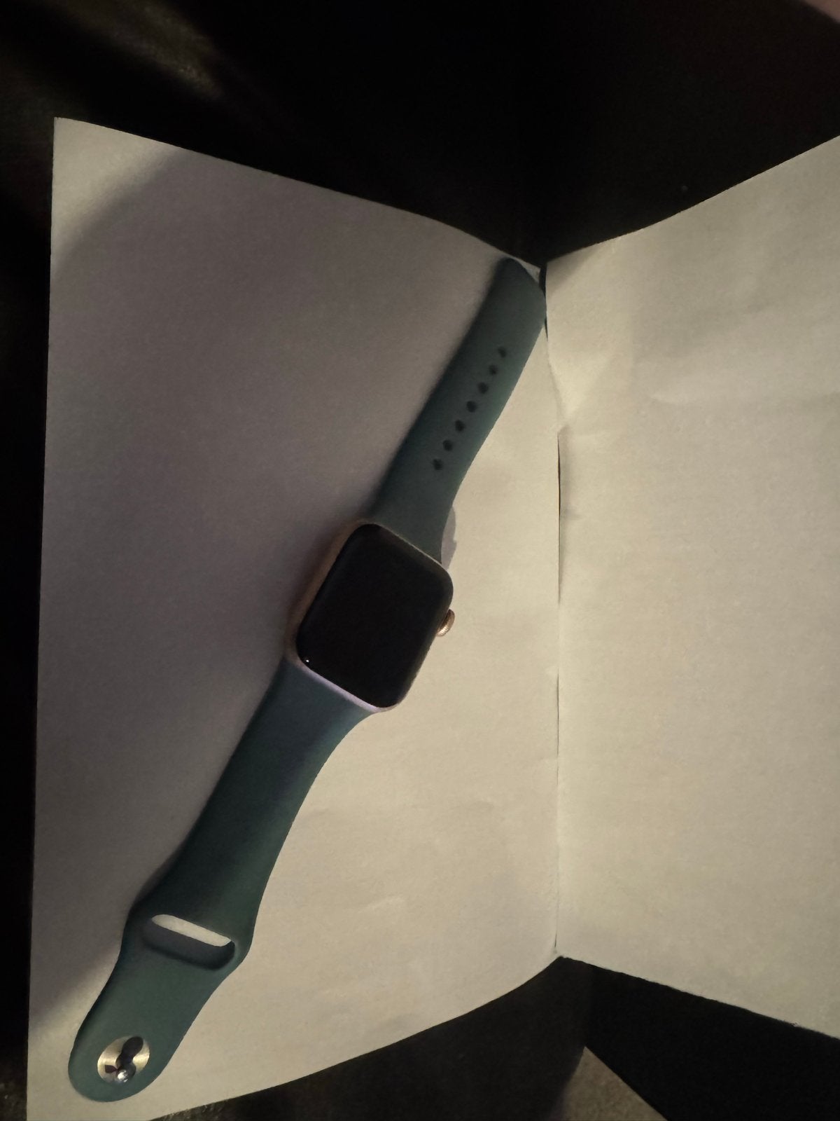 Apple Watch SE 40mm Goud met Groen Bandje, Sieraden, Tassen en Uiterlijk, Ophalen, Hartslag, IOS, Zo goed als nieuw