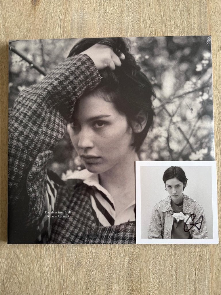 SIGNED Gracie Abrams daughter from hell lavender vinyl, LP, Pop, Ophalen of Verzenden, 12 inch
