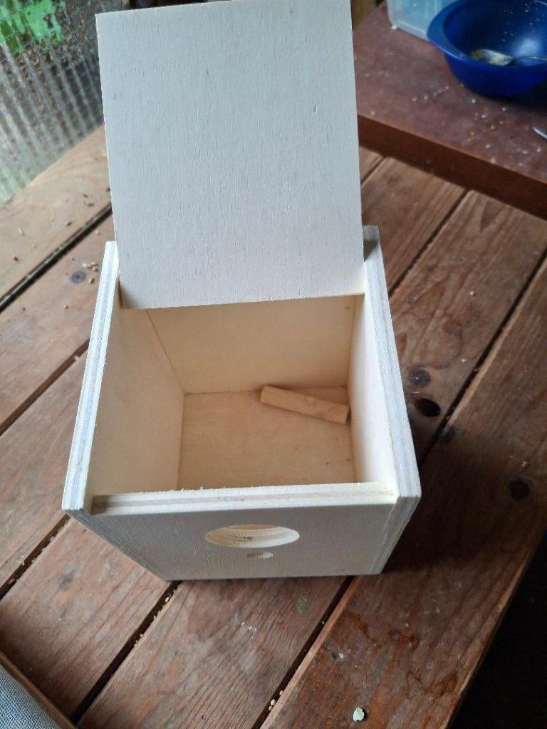 10 nestkastjes, Ophalen, Nieuw