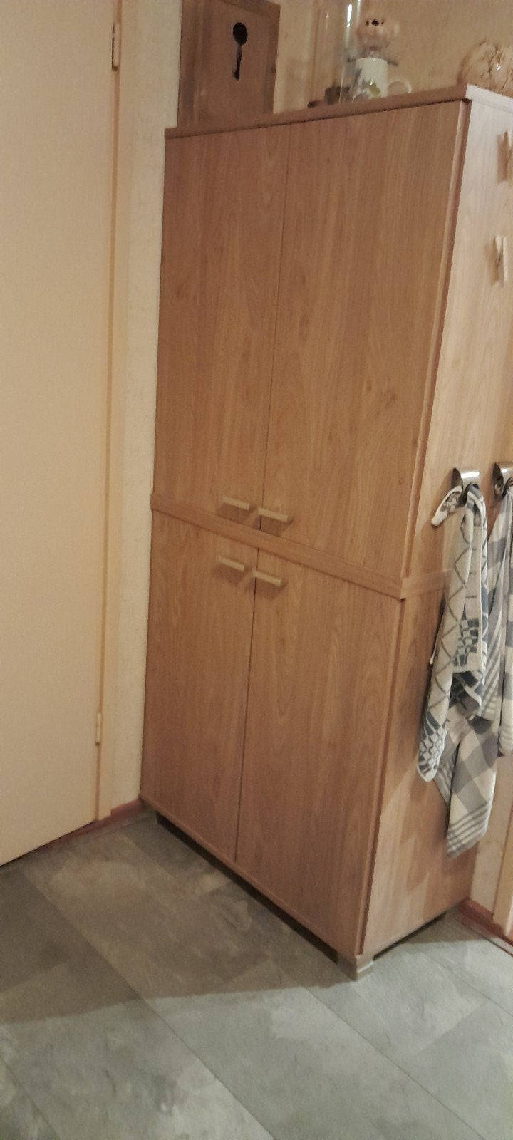 Houten voorraadkast met planken en deuren, Ophalen, Functioneel, Klassiek, 50 tot 100 cm, 25 tot 50 cm
