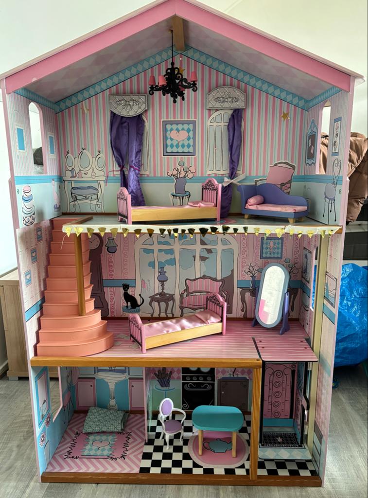 Groot poppenhuis met meubeltjes, Kinderen en Baby's, Speelgoed | Poppenhuizen, Ophalen, Gebruikt, Poppenhuis