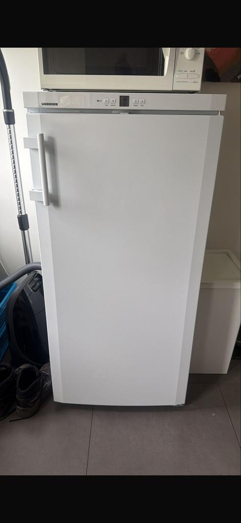 Liebherr Vrieskast met NoFrost - Zo goed als nieuw, Witgoed en Apparatuur, Minder dan 60 cm, Zo goed als nieuw, 140 tot 160 cm