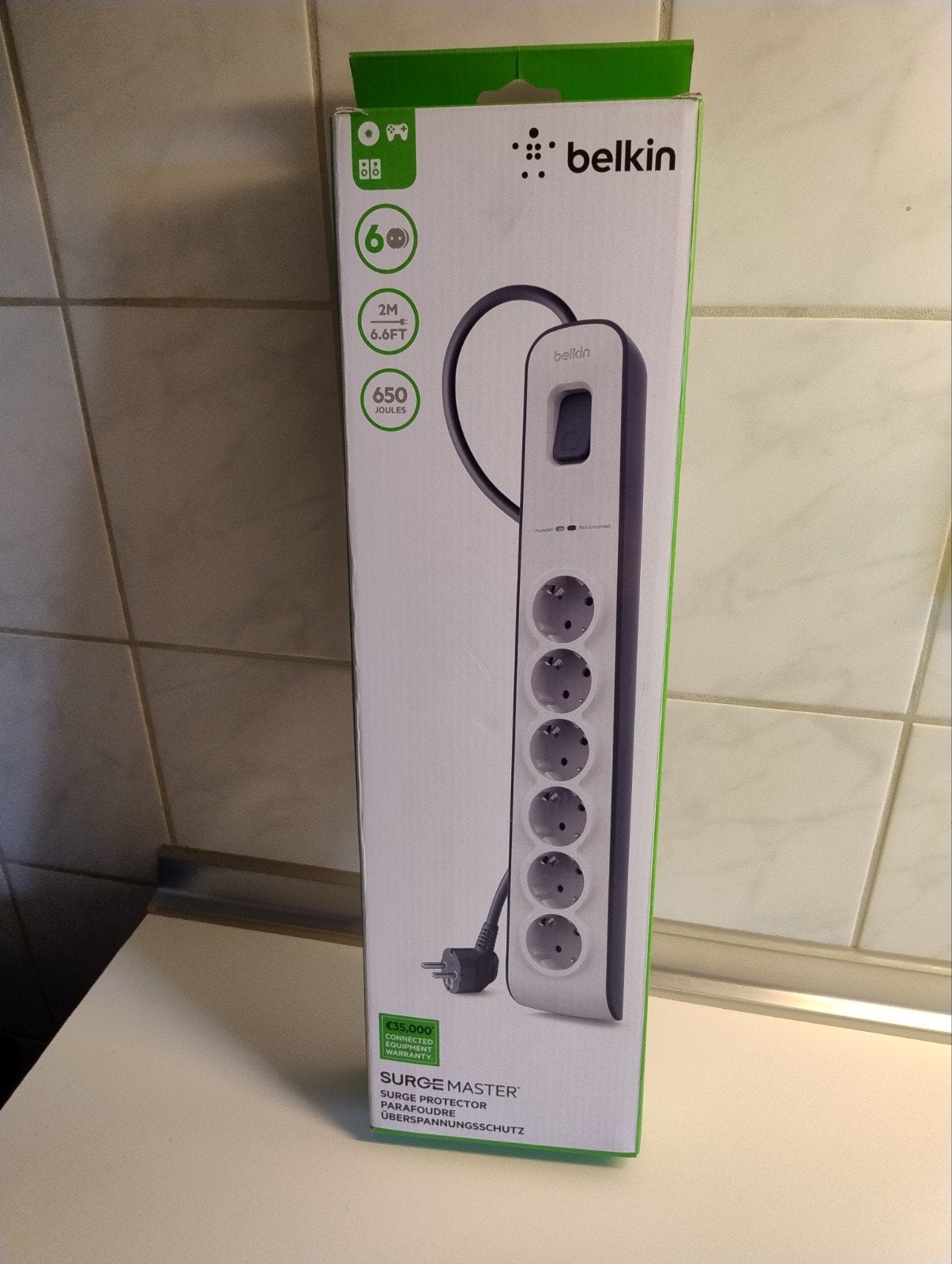 Belkin SurgeMaster Stekkerdoos met overspanningsbeveiliging, Ophalen