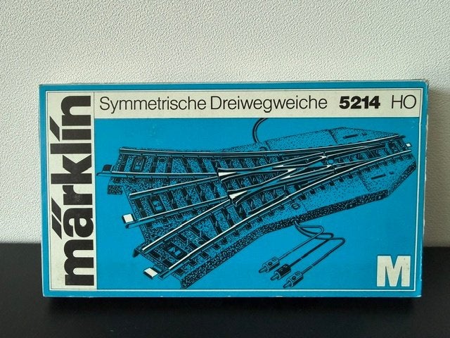 Marklin 5214 H0 Driewegwissel elektrisch M-Rail in OVP, Hobby en Vrije tijd, Modeltreinen | H0, Wisselstroom, Rails, Ophalen of Verzenden