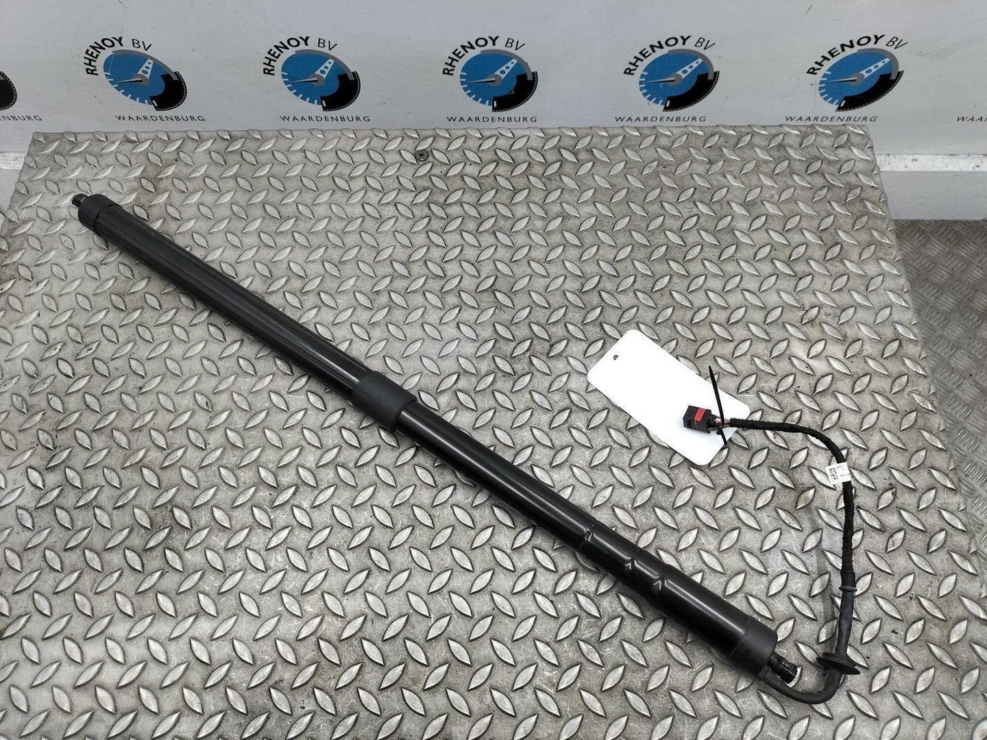 LANDROVER RANGE ROVER SPORT ACHTERKLEP GASVEER / ELEKTRISCHE, Ophalen of Verzenden, Gebruikt, Stiba lid