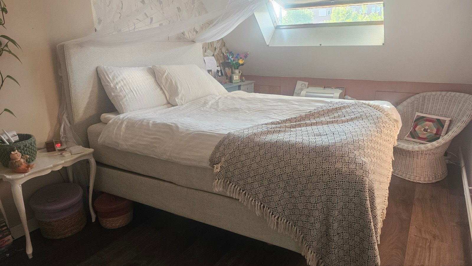 boxpring espevar ikea 160x200, beige stof, houten poten, Gebruikt, Tweepersoons, Ophalen of Verzenden, 200 cm