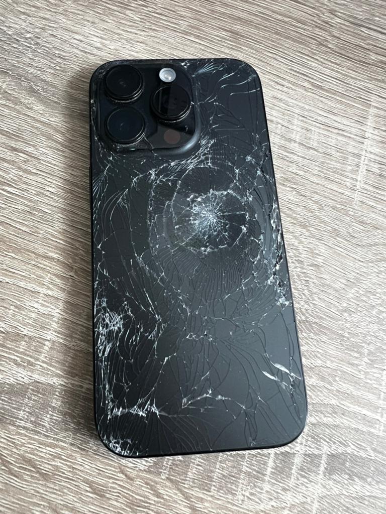 Iphone 16 pro damaged, Telecommunicatie, Mobiele telefoons | Apple iPhone, IPhone 16 Pro, 512 GB, Zwart, Ophalen of Verzenden