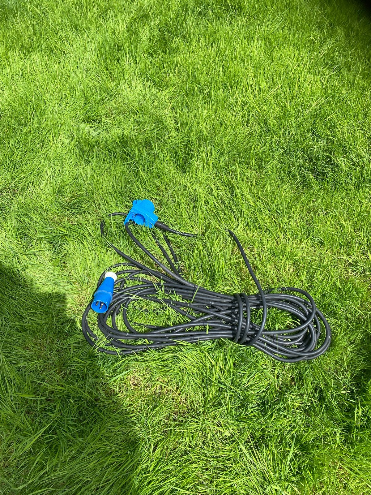 Verlengkabel met blauwe CEE stekkers 20 meter., Ophalen, Gebruikt