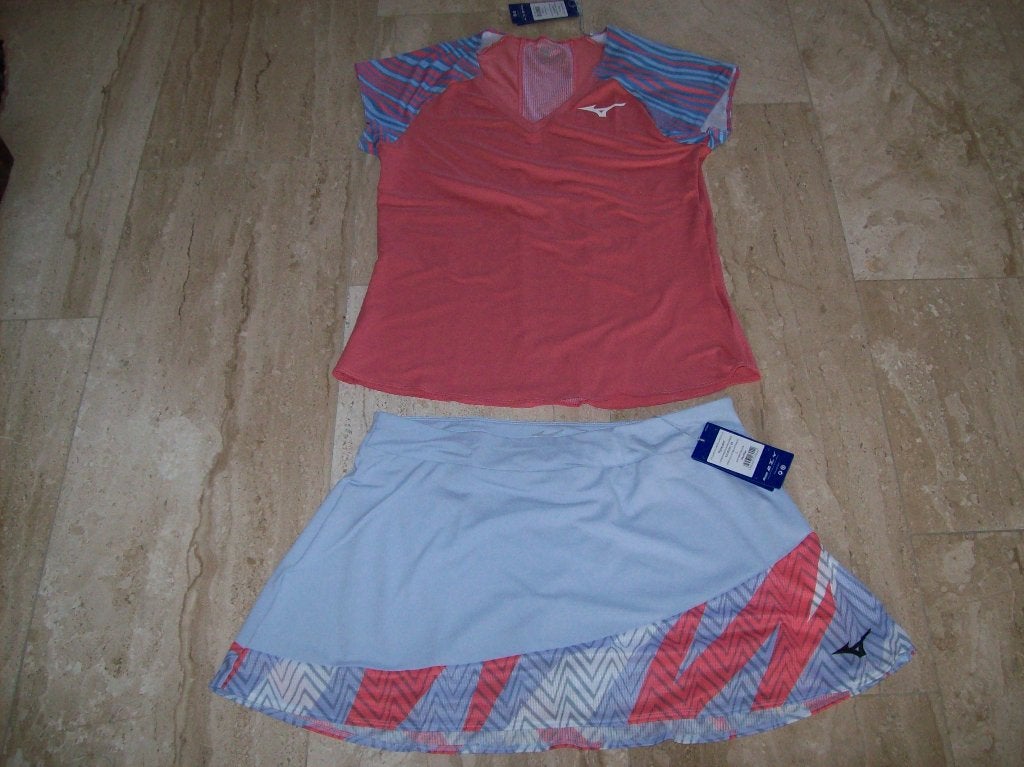 Nieuw dames tennis set van Mizuno maat L, Meerkleurig, Maat 42/44 (L), Nieuw, Ophalen of Verzenden