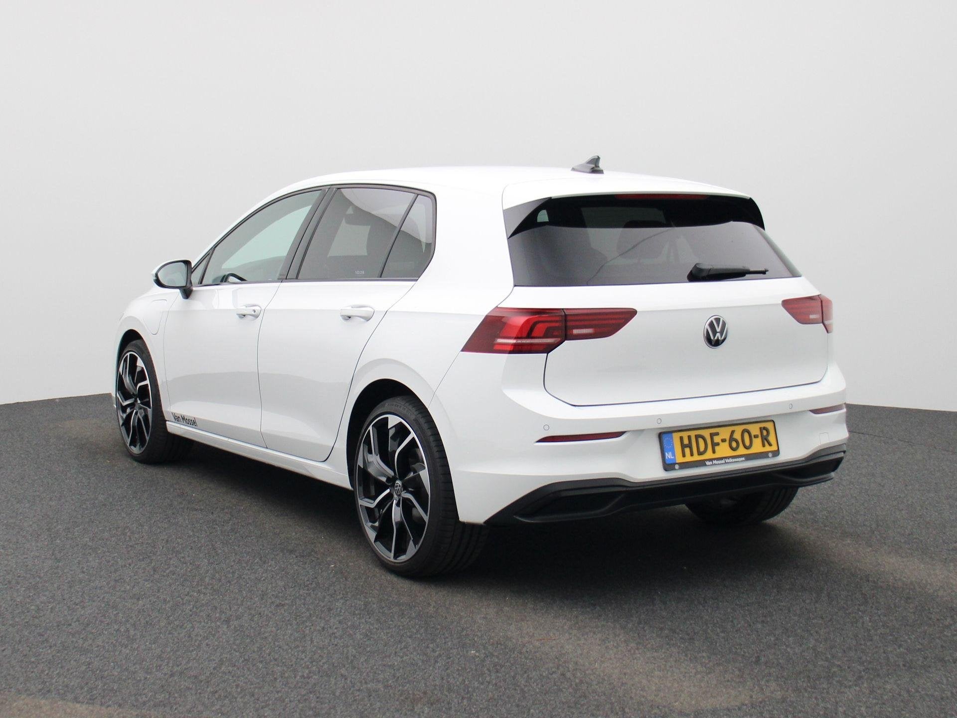 Volkswagen Golf 1.5 eHybrid 50 Edition 204 PK | Automaat | N, 12 maanden, 1498 cc, 4 cilinders, Bedrijf