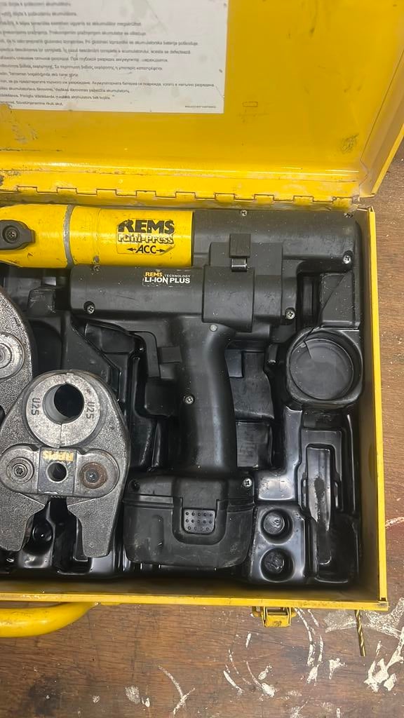 Perstang rems mini inc persbekken uponor, Ophalen of Verzenden, Zo goed als nieuw