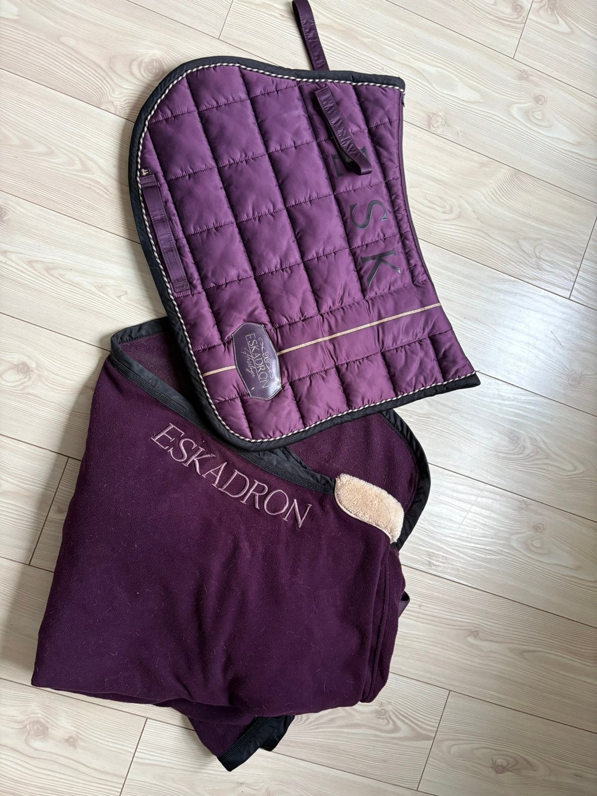 Eskadron set paars, Full (L), Gebruikt, Ophalen of Verzenden, Paars