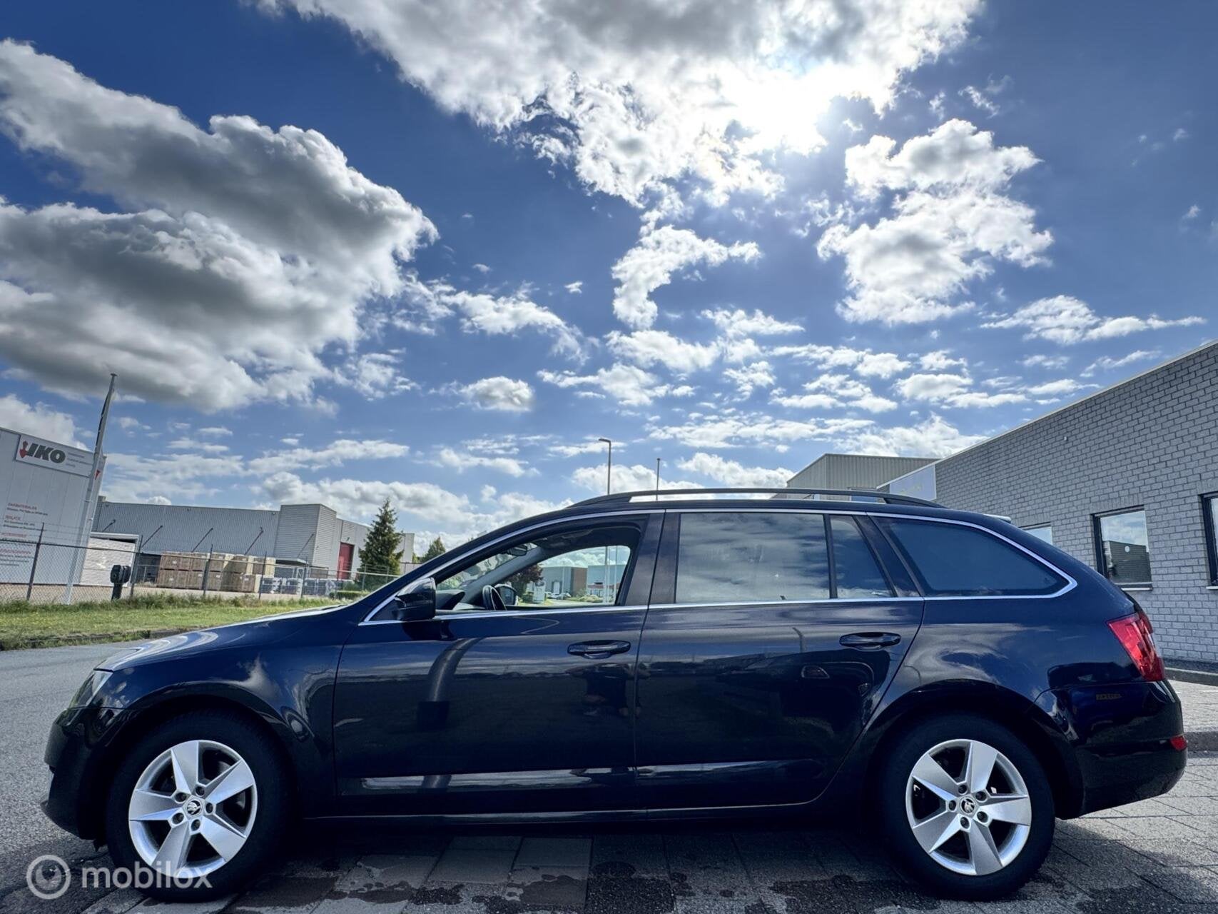 Skoda Octavia Combi 1.0 TSI Greentech Style Business|Navi, Auto's, Voorwielaandrijving, Handgeschakeld, 999 cc, 1300 kg