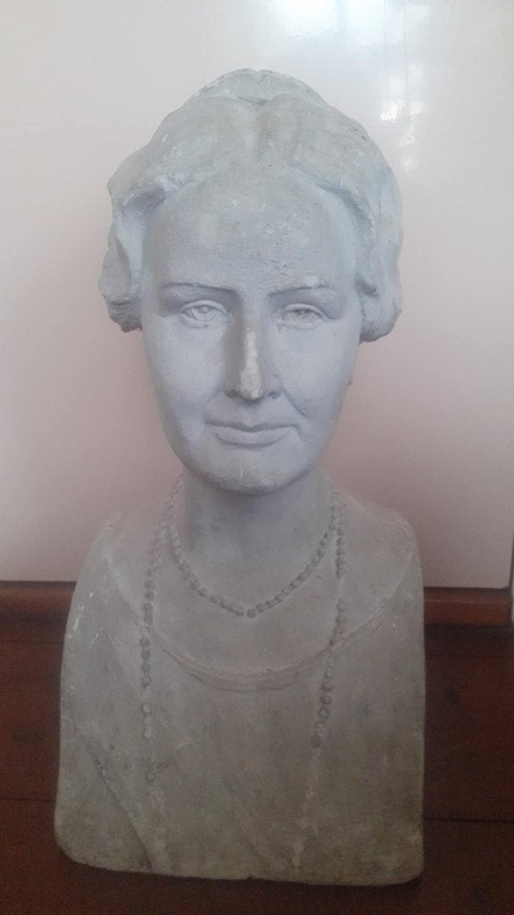 Borstbeeld Koningin Juliana, Handgemaakt, Art deco, Gips, Wit