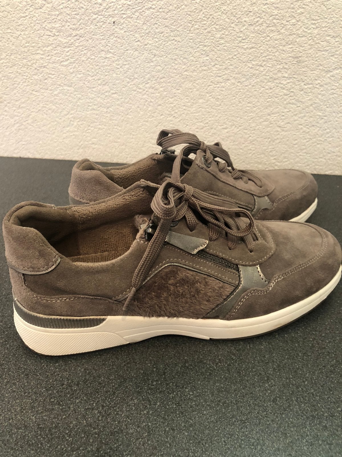 Medicus maat 40, Ophalen of Verzenden, Zo goed als nieuw, Zwart, Sneakers of Gympen