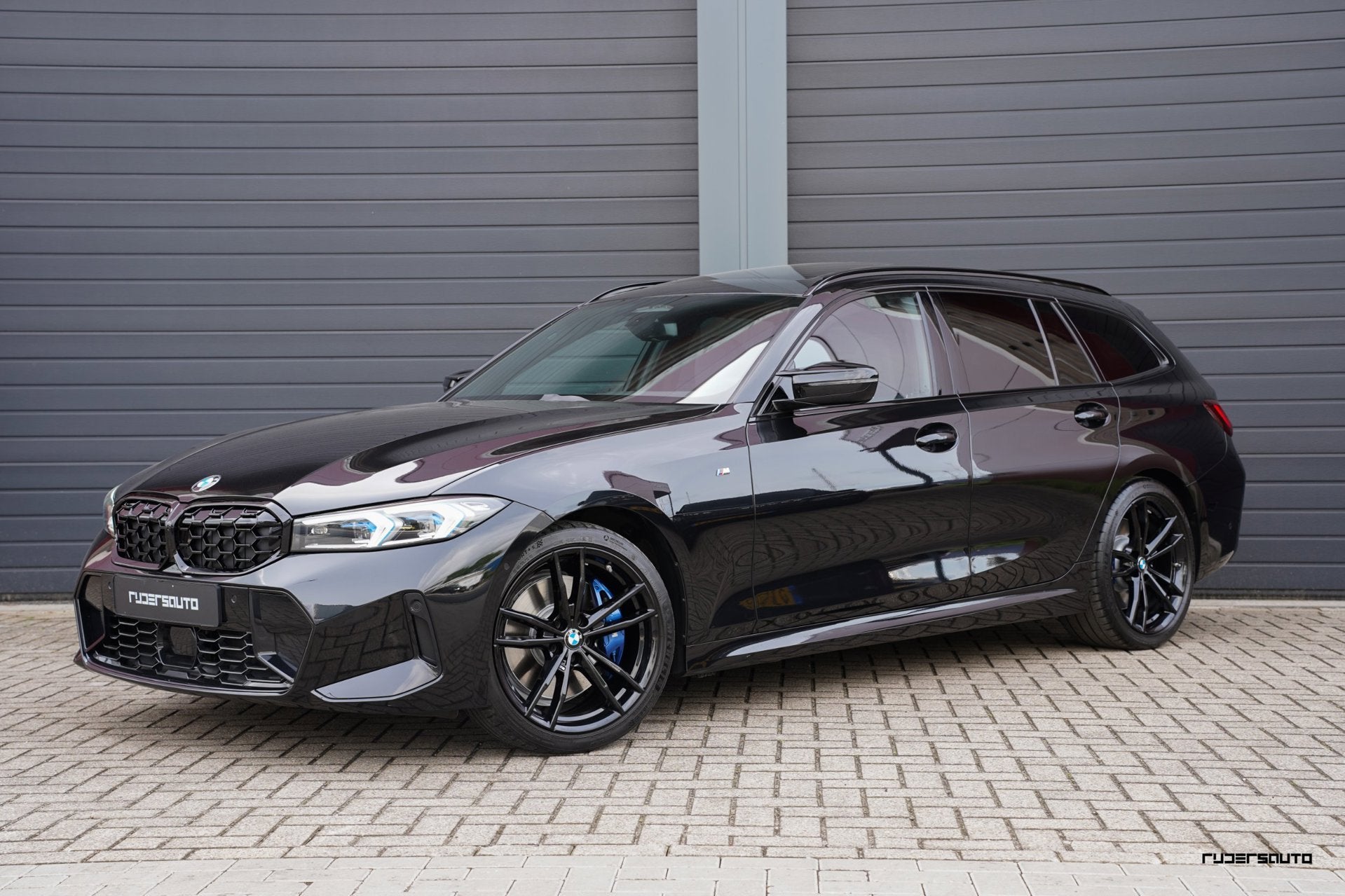 BMW 3-serie Touring M340i xDrive LCI | Pano | Camera | Harma, Automaat, Zwart, 1770 kg, Zwart