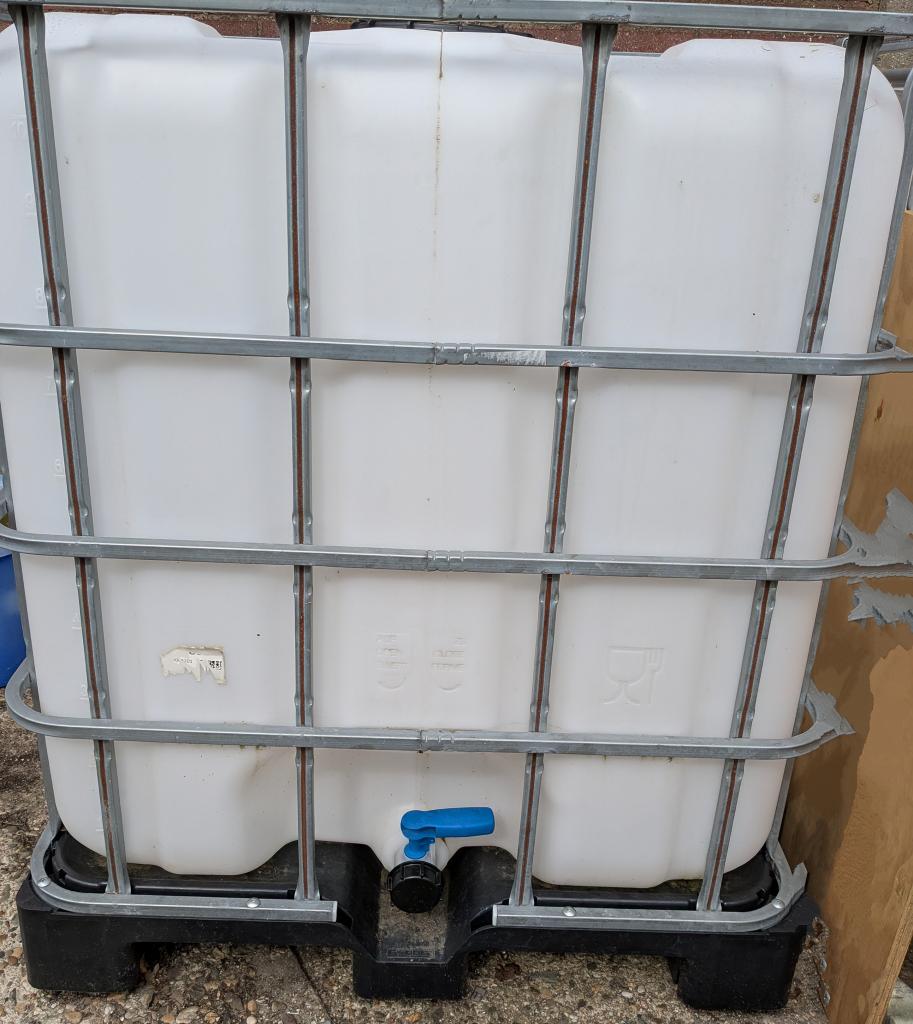 WATERTANK 1000 liter met boveninlaat en kraan beneden, Ophalen, Kunststof, Met kraantje, 150 liter of meer