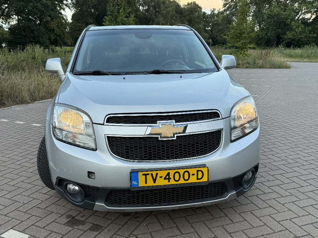 Chevrolet Orlando AUT 2011 Grijs Nieuwe APK  4 nieuwe banden, Auto's, 1998 cc, Stof, Zwart, 4 cilinders