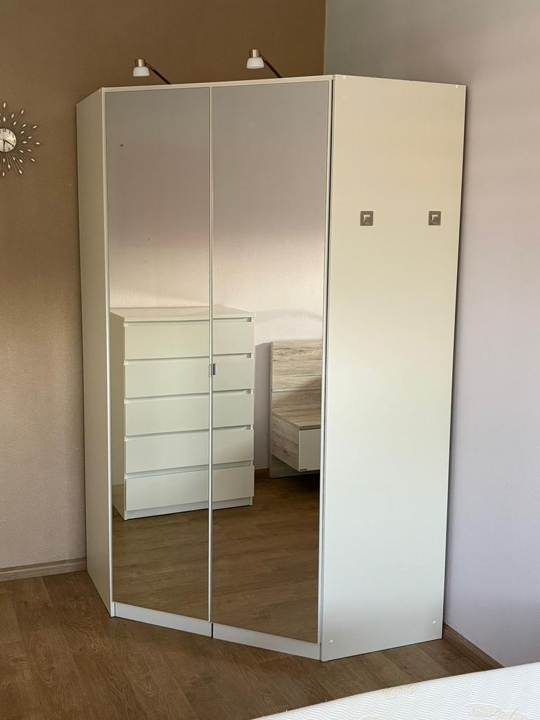 Hoek kledingkast, Ophalen, Met deur(en), 200 cm of meer, Zo goed als nieuw