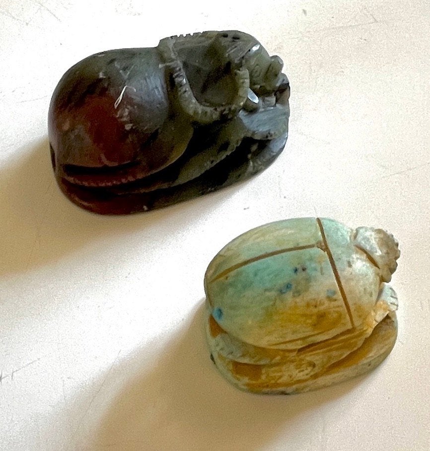 Twee scarabee beeldjes, Ophalen of Verzenden