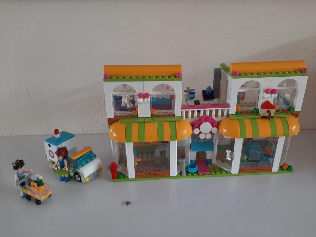 Lepin girls club dierenwinkel, dierenarts en dierenkapper, Ophalen of Verzenden, Zo goed als nieuw, Complete set, Inclusief instructies