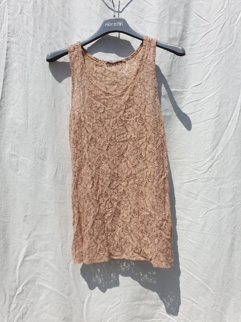 Heel mooi beige kanten damesshirt. Mt M Merk Gaudi, Kleding | Dames, Maat 38/40 (M), ., Beige, Ophalen of Verzenden