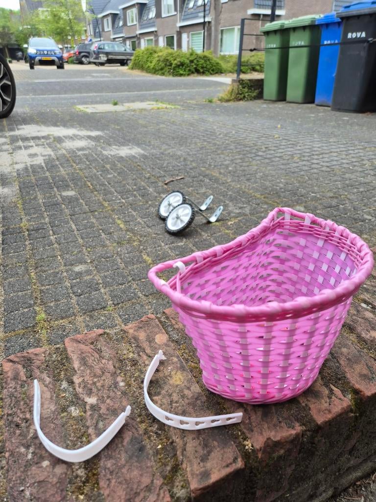 Roze fietsmandje voor aan het stuur, Ophalen, Gebruikt, Fietsmand, Stuurbevestiging