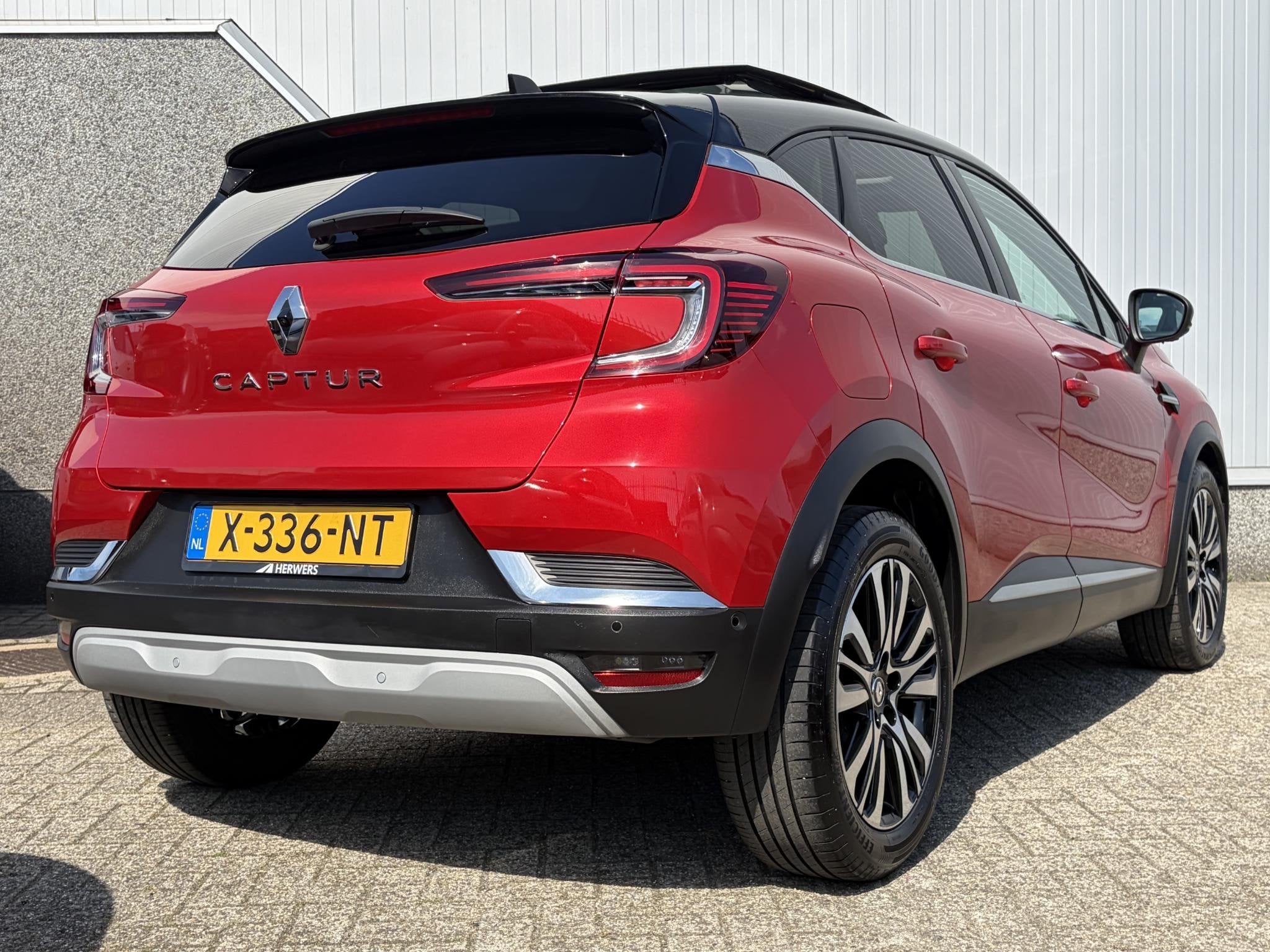 Renault Captur 1.3 mild hybrid 160 iconic / Lederen bekledin, Auto's, Renault, Gebruikt, Euro 6, 4 cilinders, Bedrijf