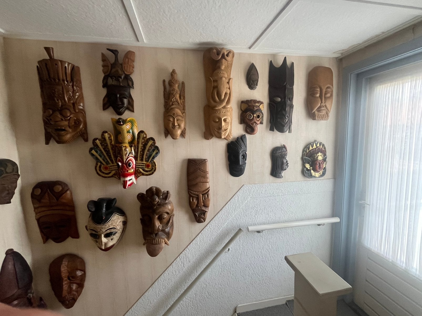 Zuidafrikaanse maskers, Ophalen, Zo goed als nieuw
