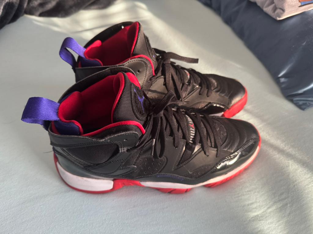 Nike Air Jordan Basketbalschoenen Maat 45 - Zwart/Rood, Kleding | Heren, Schoenen, Ophalen, Overige kleuren, Sportschoenen, Zo goed als nieuw