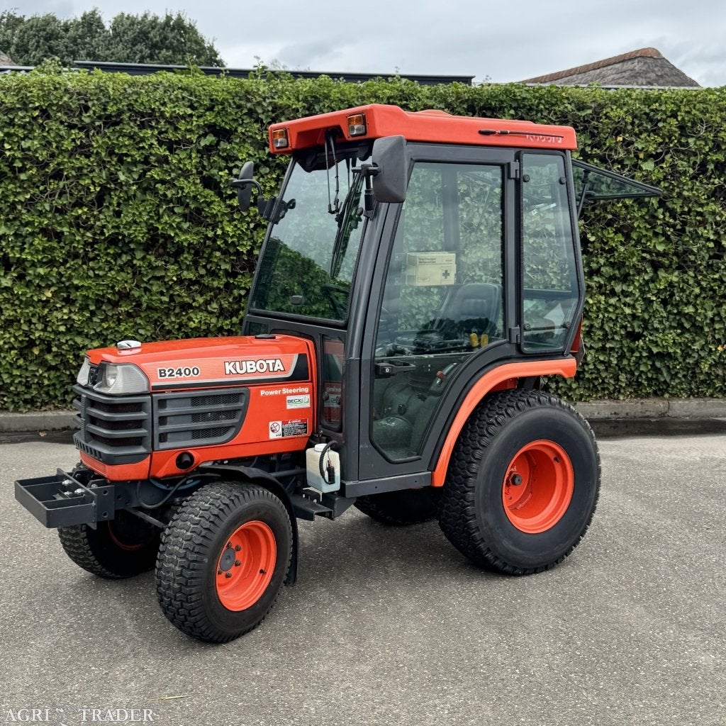 KUBOTA B2400 + Originele Cabine ( MARGE ), Zakelijke goederen, Gebruikt, -, Niet opgegeven, Ophalen of Verzenden