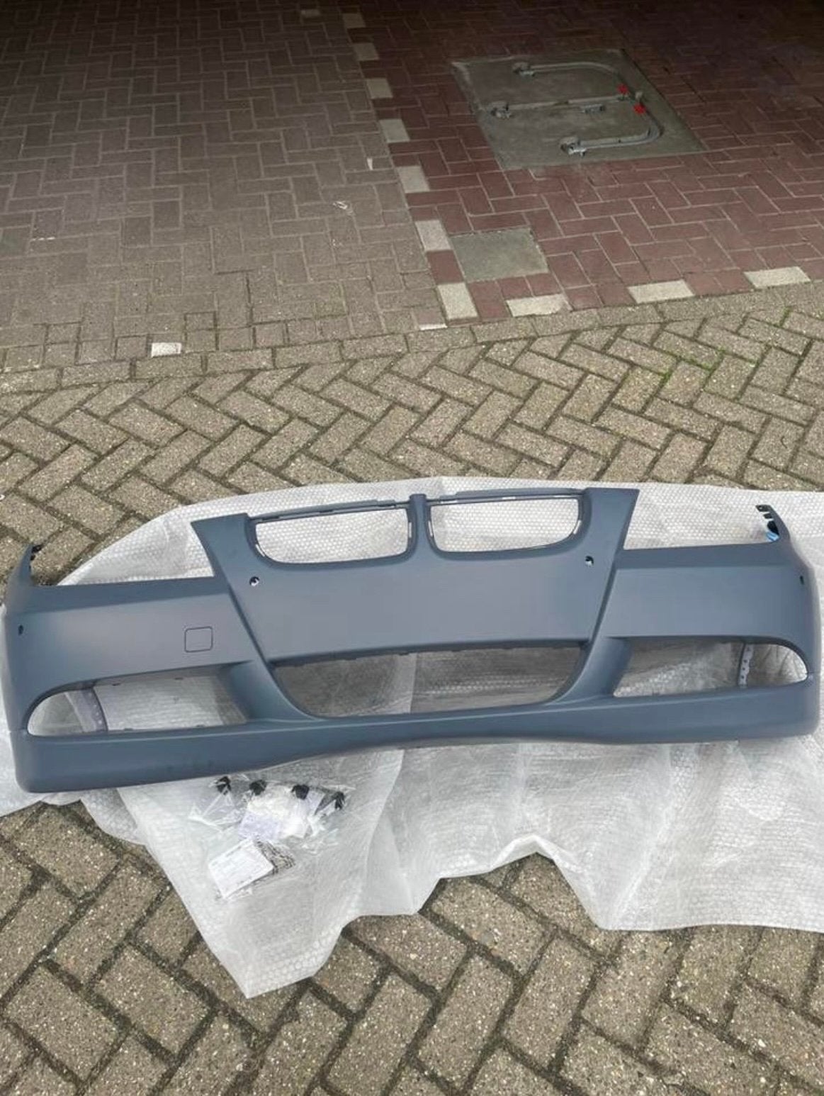 BMW 3 serie e90 voorbumper Origineel bmw - MOET NU WEG, Voor, Nieuw, Ophalen of Verzenden, Bumper