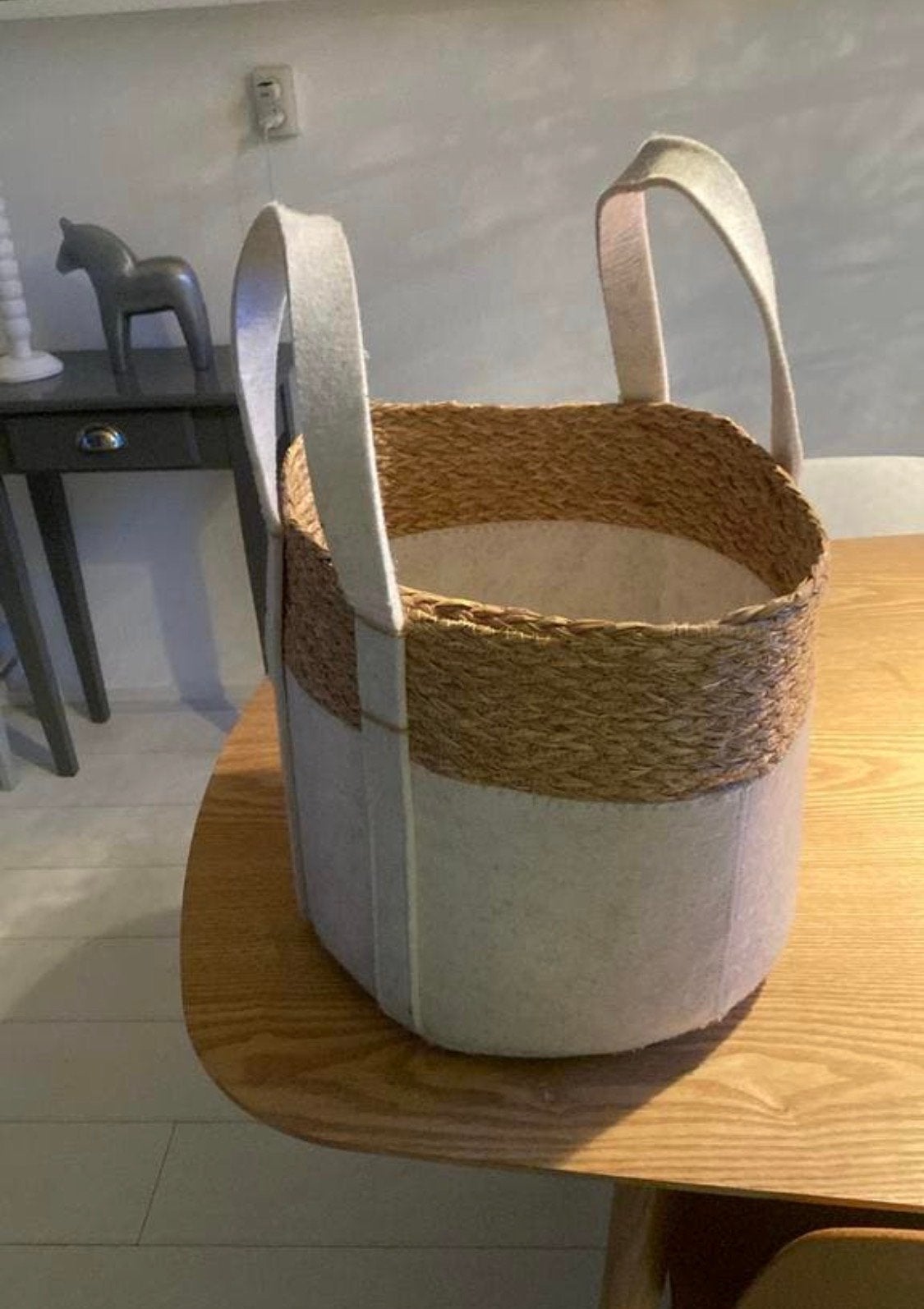 Sisal en vilt mand met stekkers , gloeilampen enz, Gebruikt, Gevlochten, Mand, Textiel