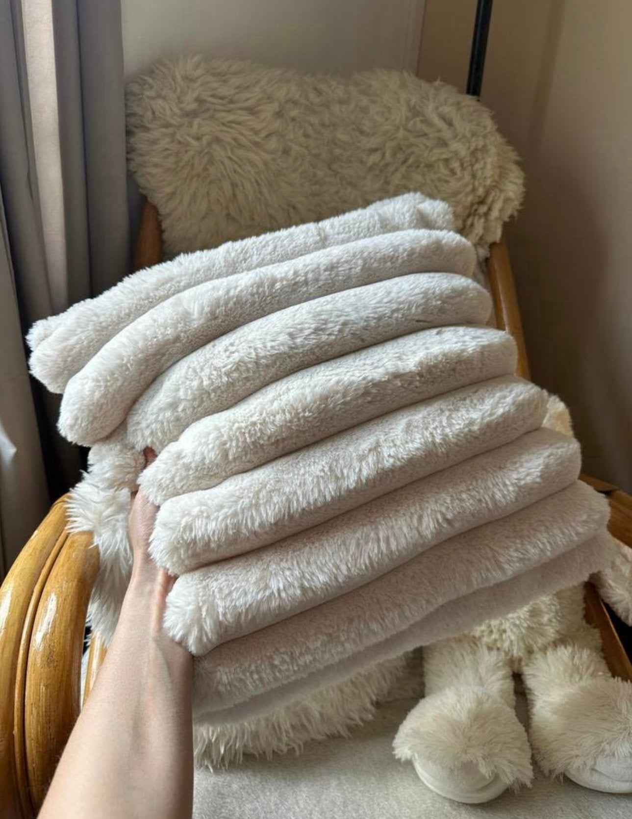 Beige, luxe sierkussen met rib patroon - faux fur, Ophalen of Verzenden, Zo goed als nieuw, Beige, Vierkant