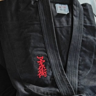 ZWART vechtsportPAK budosport zware stof NIEUW 175-180-185, Ophalen, Nieuw, Overige