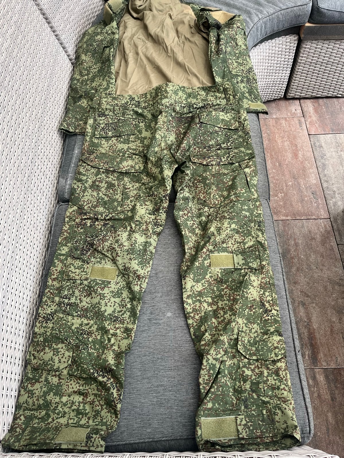Russisch digitaal camouflagepak met kniebeschermers, Ophalen of Verzenden, Nieuw, Maat 56/58 (XL), Groen